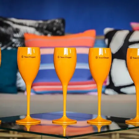 The Sparkling Castle Apartment *