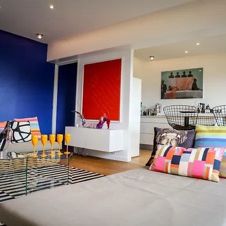 The Sparkling Castle Apartment *
