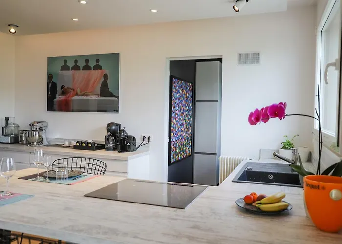 The Sparkling Castle Apartment