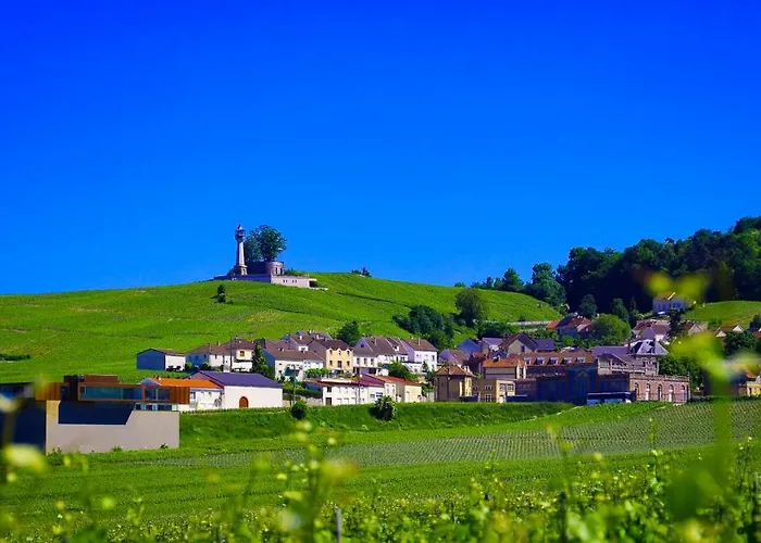 The Sparkling Castle Apartment *